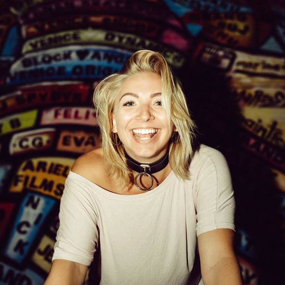 Meet your Posher, Dani - Picture 1 of 1